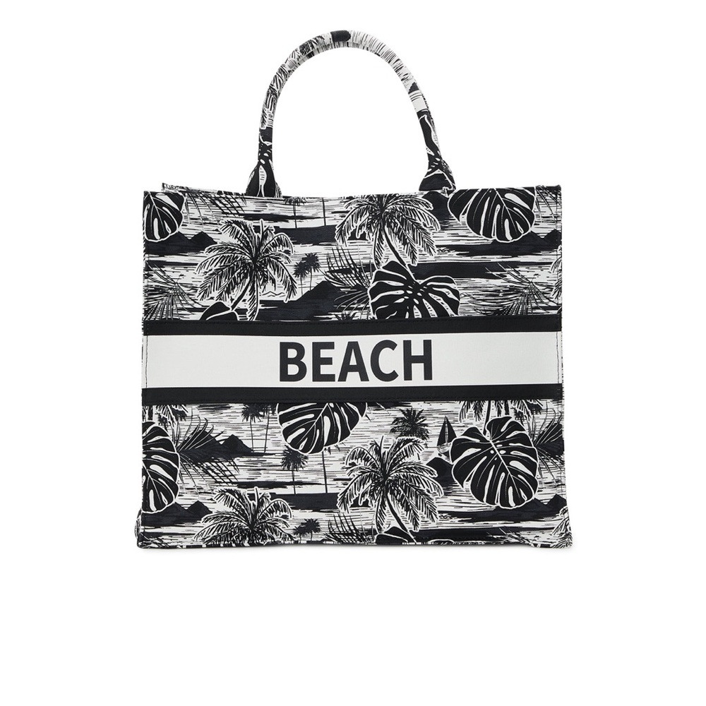 Women’s canvas beach tote
